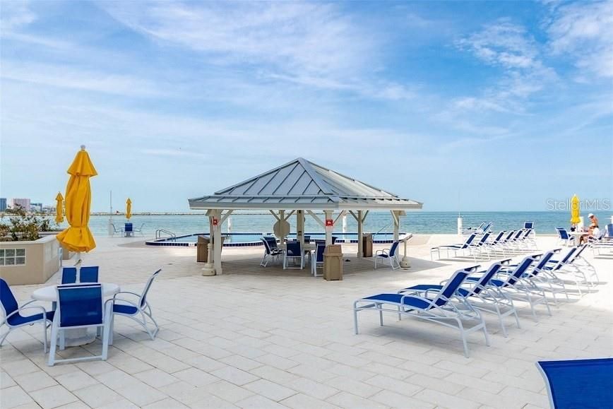 待售: $580,000 (2 贝兹, 2 浴室, 1186 平方英尺)