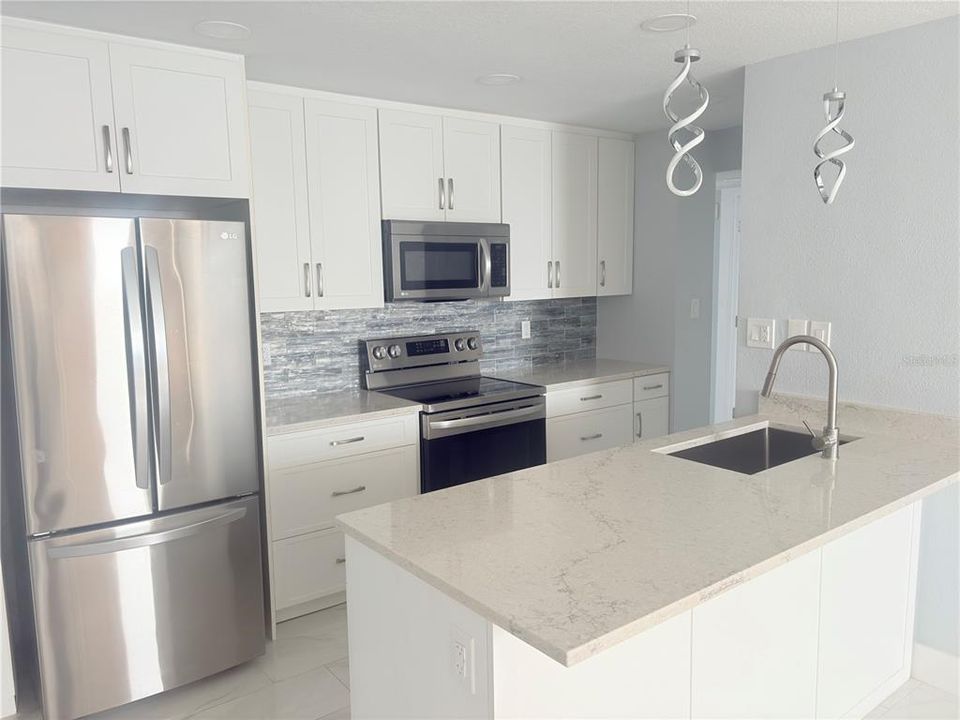 待售: $580,000 (2 贝兹, 2 浴室, 1186 平方英尺)