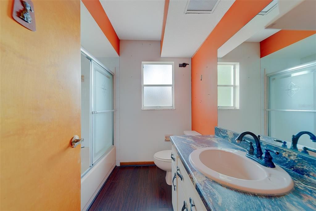 待售: $245,000 (2 贝兹, 2 浴室, 1758 平方英尺)