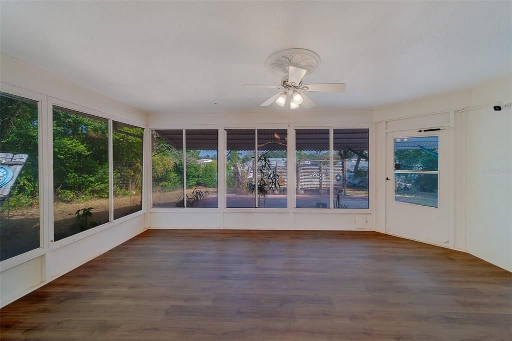 待售: $245,000 (2 贝兹, 2 浴室, 1758 平方英尺)