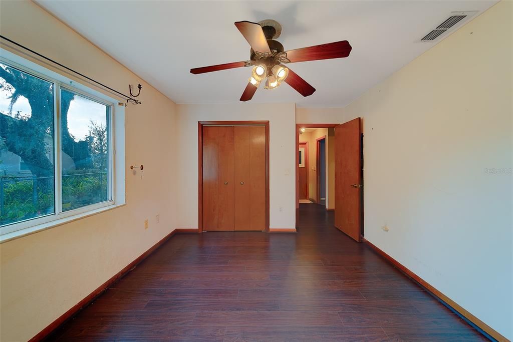 待售: $245,000 (2 贝兹, 2 浴室, 1758 平方英尺)