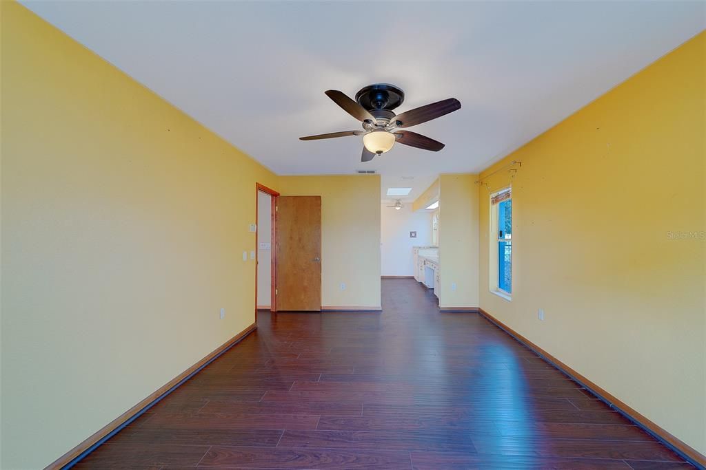 待售: $245,000 (2 贝兹, 2 浴室, 1758 平方英尺)