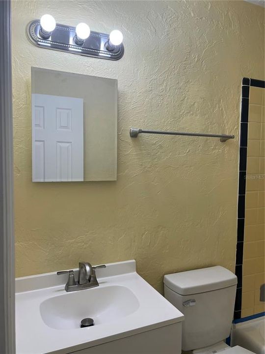 En Venta: $325,000 (2 camas, 1 baños, 700 Pies cuadrados)