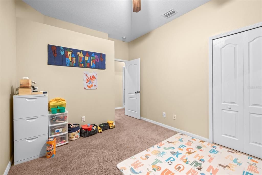 For Sale: $349,000 (4 beds, 2 baths, 1823 Square Feet)