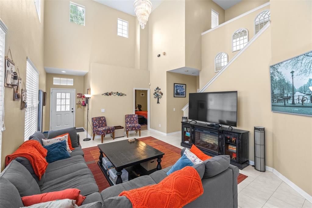 For Sale: $349,000 (4 beds, 2 baths, 1823 Square Feet)