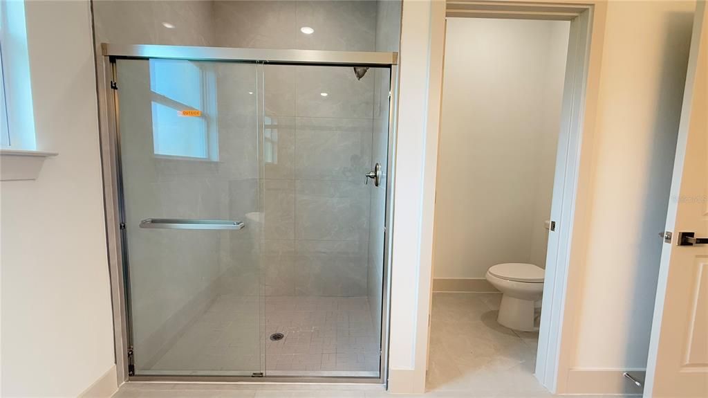 На продажу: $349,900 (4 спален, 2 ванн, 1695 Квадратных фут)