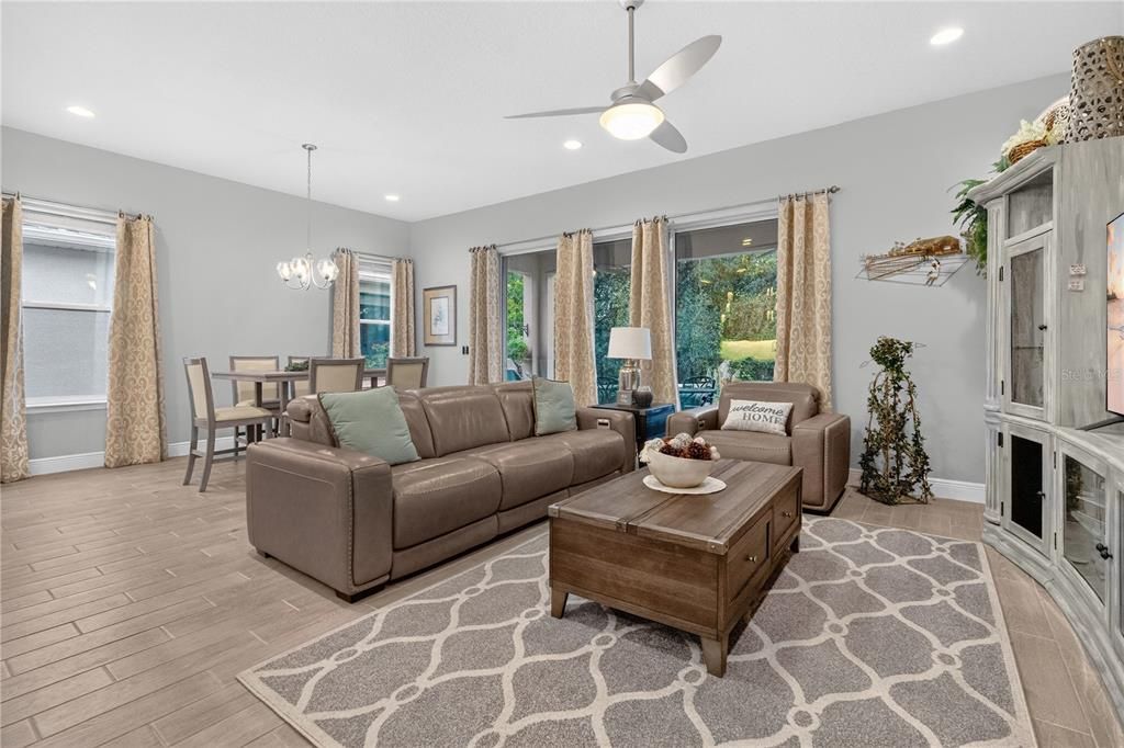 На продажу: $535,000 (3 спален, 2 ванн, 1964 Квадратных фут)