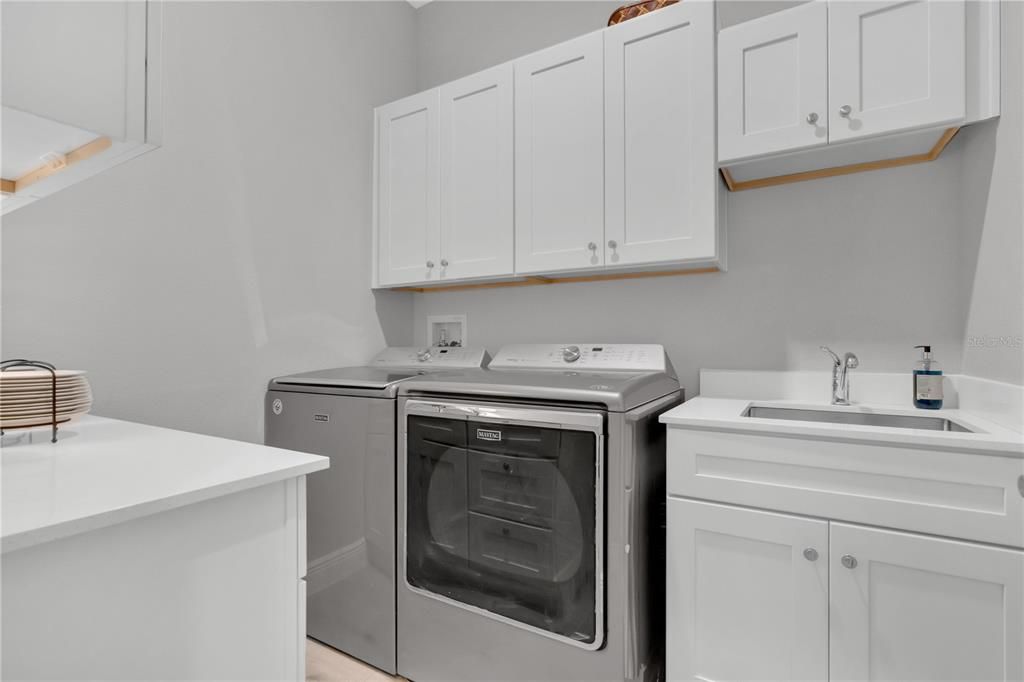 На продажу: $535,000 (3 спален, 2 ванн, 1964 Квадратных фут)