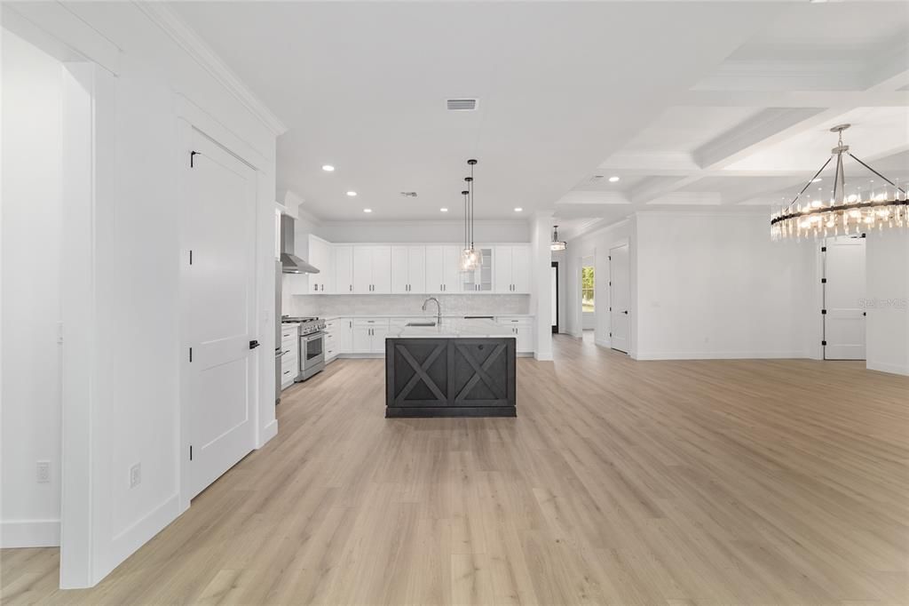 待售: $920,000 (4 贝兹, 3 浴室, 2632 平方英尺)