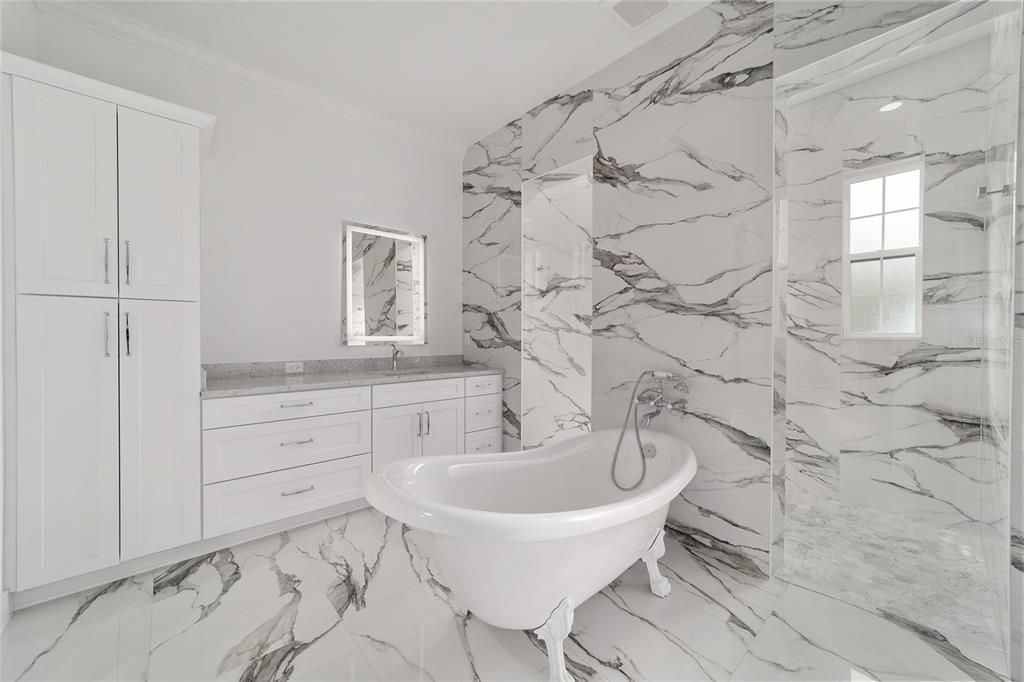 待售: $920,000 (4 贝兹, 3 浴室, 2632 平方英尺)