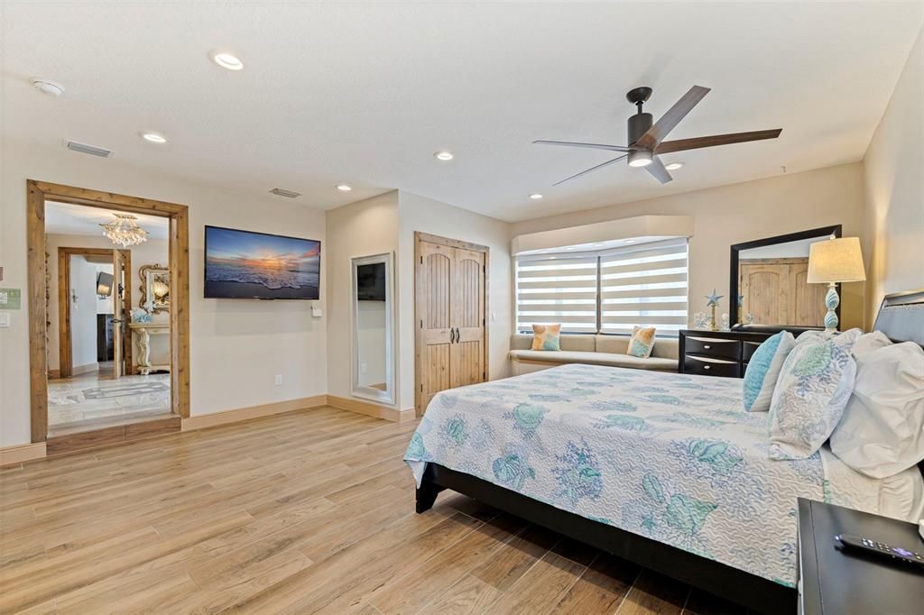 For Sale: $2,050,000 (3 beds, 2 baths, 2444 Square Feet)