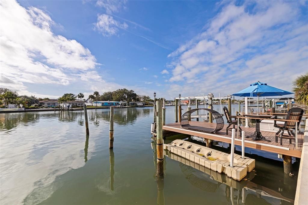 For Sale: $2,050,000 (3 beds, 2 baths, 2444 Square Feet)