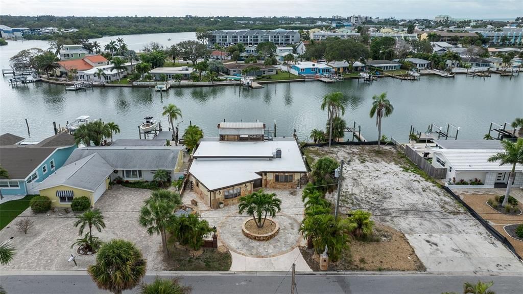For Sale: $2,050,000 (3 beds, 2 baths, 2444 Square Feet)
