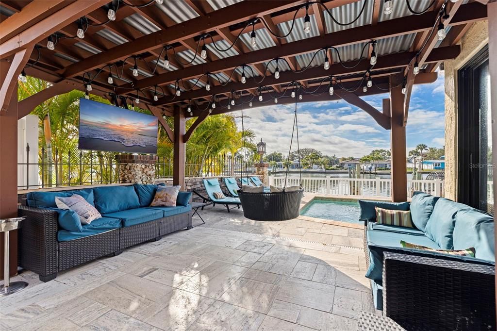 For Sale: $2,050,000 (3 beds, 2 baths, 2444 Square Feet)