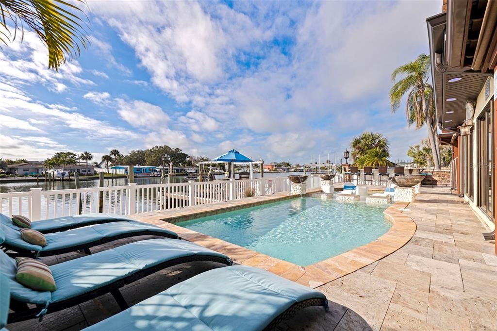 For Sale: $2,050,000 (3 beds, 2 baths, 2444 Square Feet)