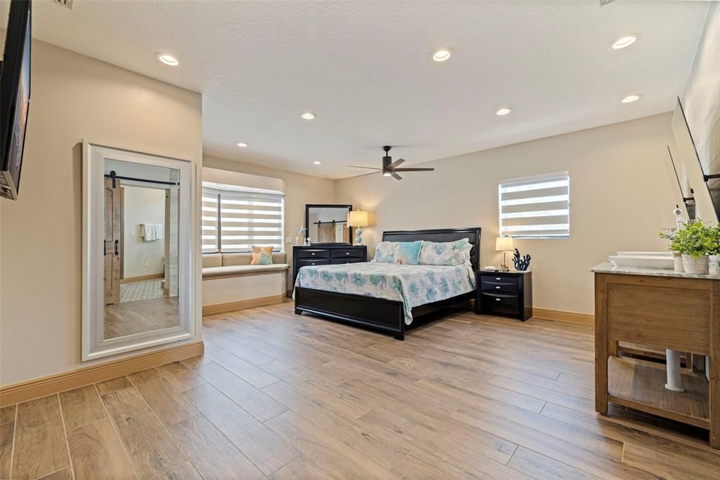 For Sale: $2,050,000 (3 beds, 2 baths, 2444 Square Feet)