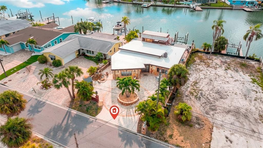 For Sale: $2,050,000 (3 beds, 2 baths, 2444 Square Feet)