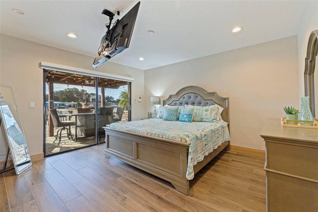 For Sale: $2,050,000 (3 beds, 2 baths, 2444 Square Feet)