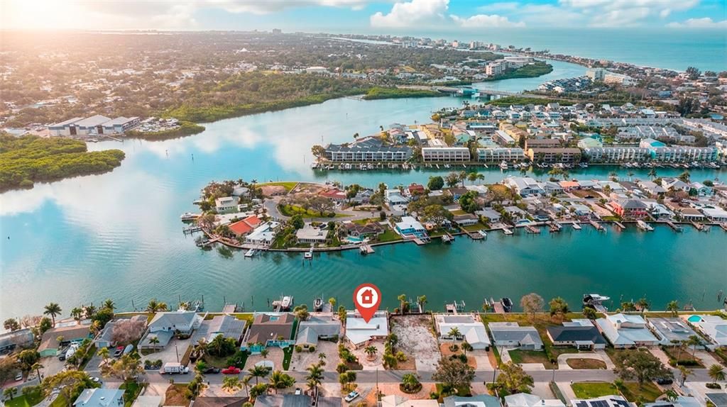 For Sale: $2,050,000 (3 beds, 2 baths, 2444 Square Feet)