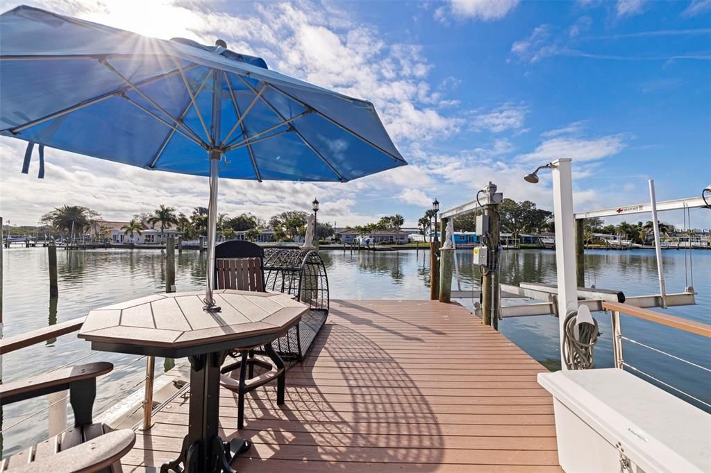 For Sale: $2,050,000 (3 beds, 2 baths, 2444 Square Feet)