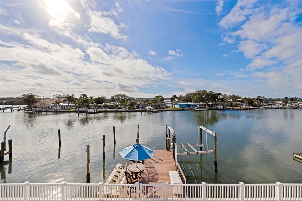 For Sale: $2,050,000 (3 beds, 2 baths, 2444 Square Feet)