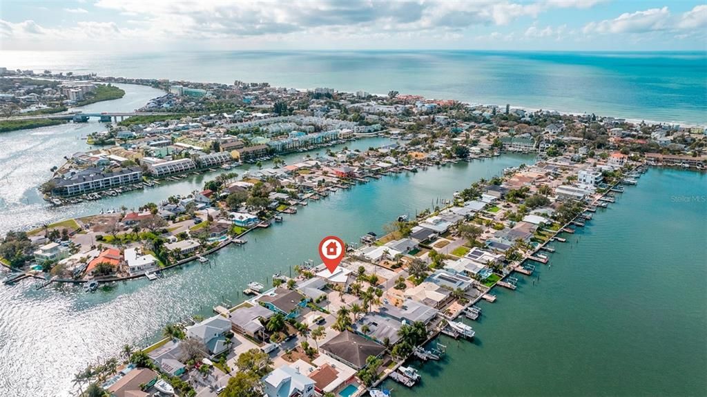 For Sale: $2,050,000 (3 beds, 2 baths, 2444 Square Feet)