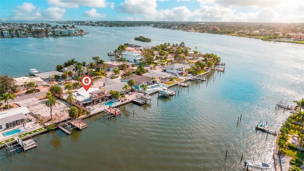 For Sale: $2,050,000 (3 beds, 2 baths, 2444 Square Feet)