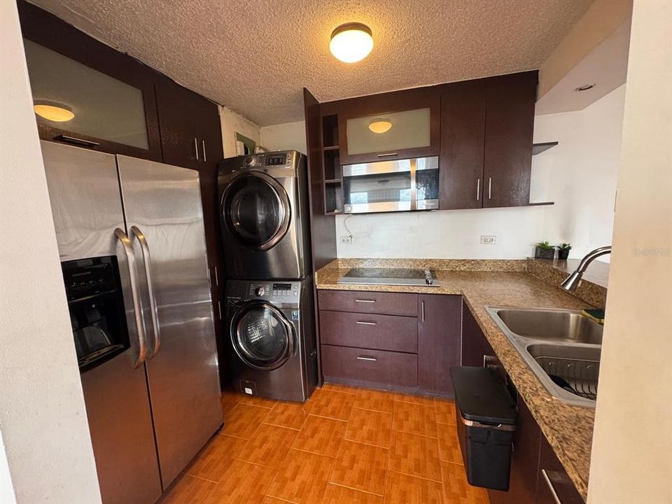 В аренду: $1,900 (2 спален, 2 ванн, 1200 Квадратных фут)