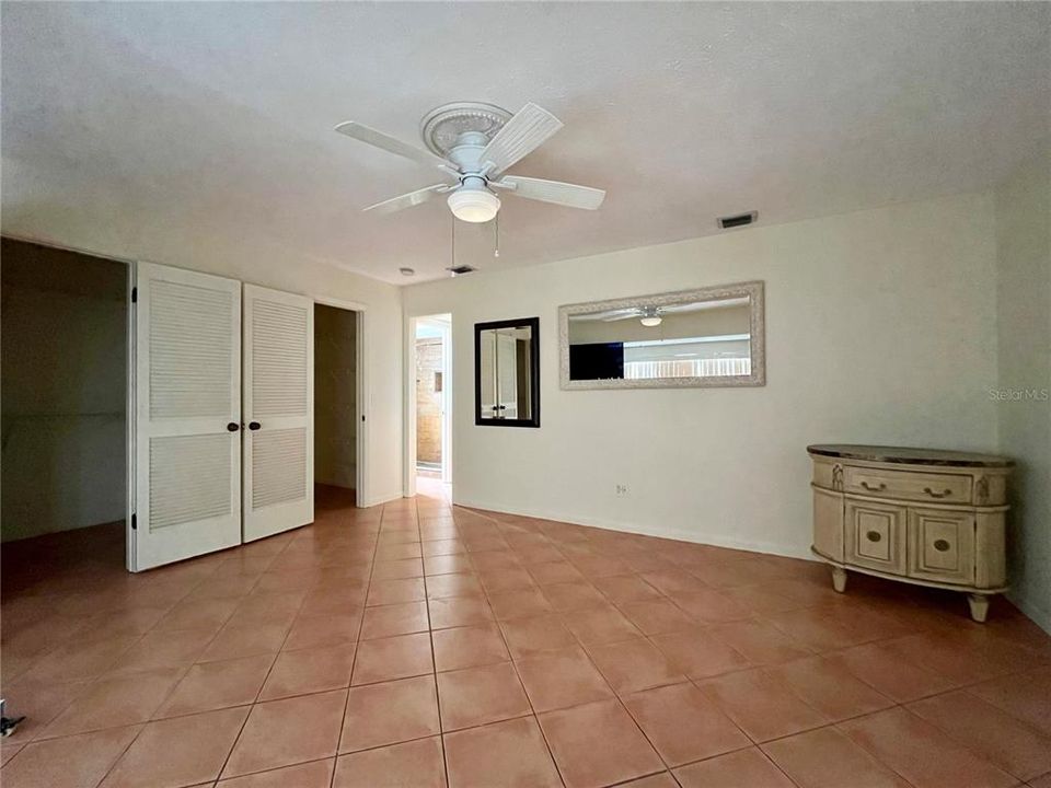 For Rent: $2,450 (3 beds, 2 baths, 1885 Square Feet)