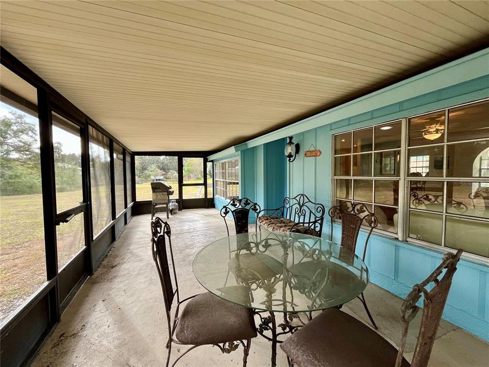 For Rent: $2,450 (3 beds, 2 baths, 1885 Square Feet)