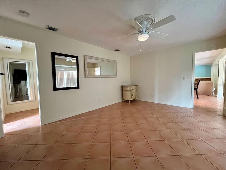 For Rent: $2,450 (3 beds, 2 baths, 1885 Square Feet)