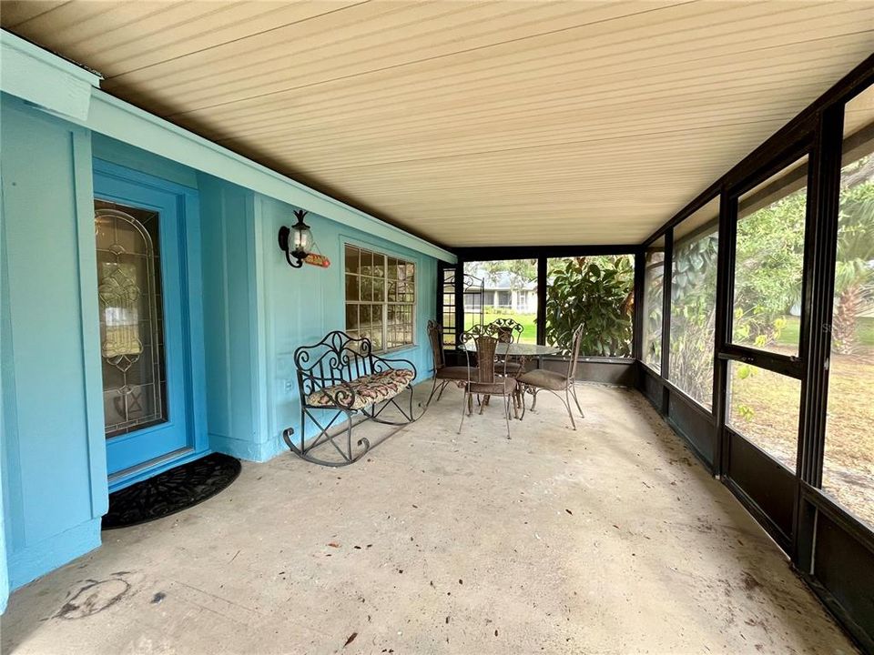 For Rent: $2,450 (3 beds, 2 baths, 1885 Square Feet)