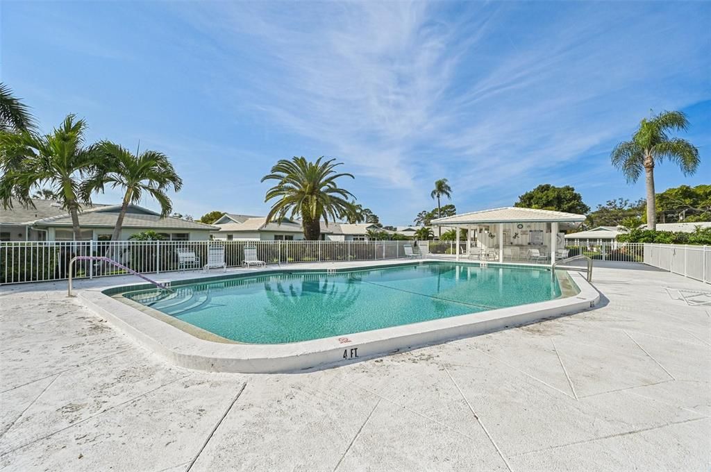 For Sale: $349,900 (2 beds, 2 baths, 1913 Square Feet)