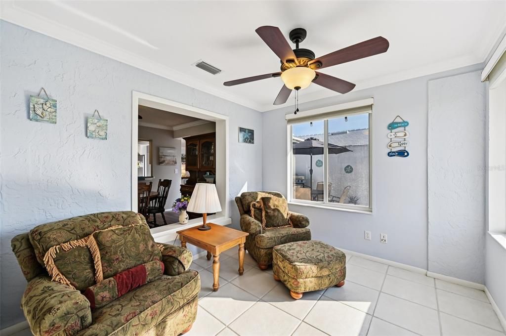 For Sale: $349,900 (2 beds, 2 baths, 1913 Square Feet)