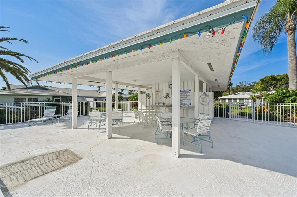 For Sale: $349,900 (2 beds, 2 baths, 1913 Square Feet)