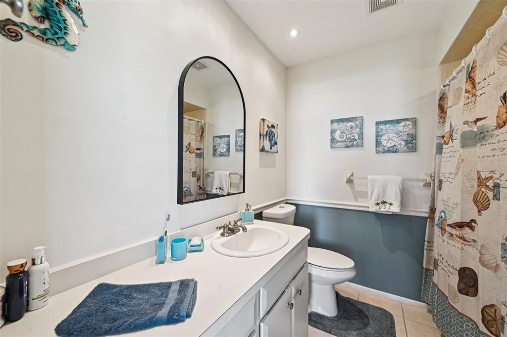 For Sale: $349,900 (2 beds, 2 baths, 1913 Square Feet)