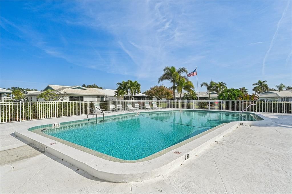 For Sale: $349,900 (2 beds, 2 baths, 1913 Square Feet)