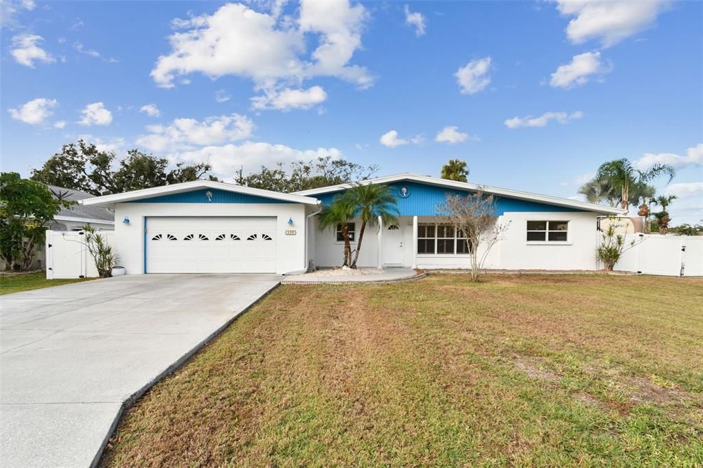 待售: $595,000 (2 贝兹, 2 浴室, 1400 平方英尺)