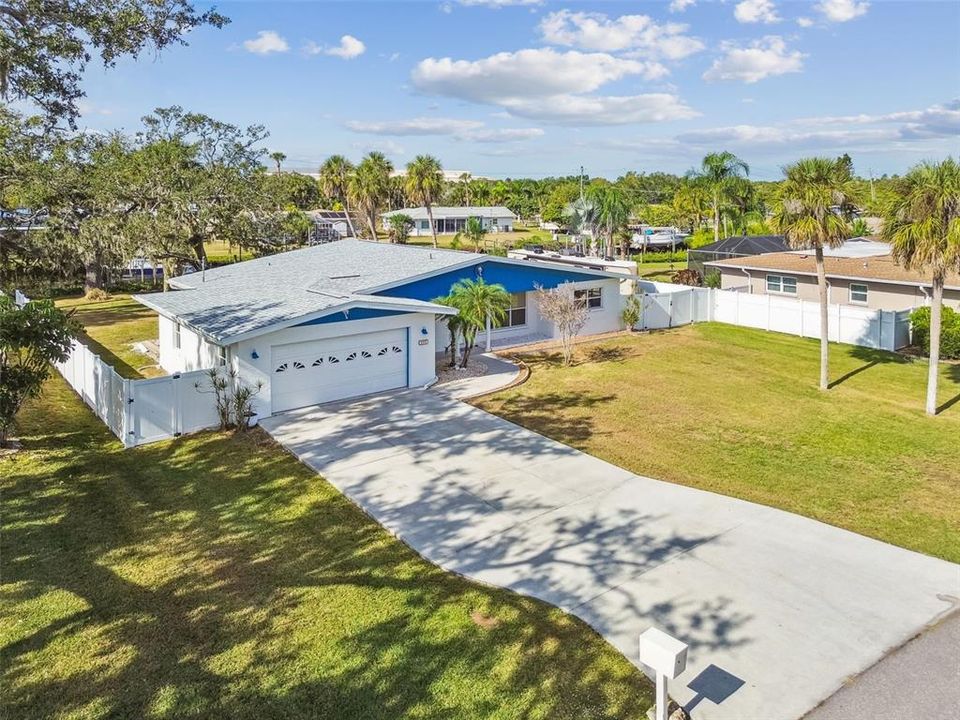 待售: $595,000 (2 贝兹, 2 浴室, 1400 平方英尺)