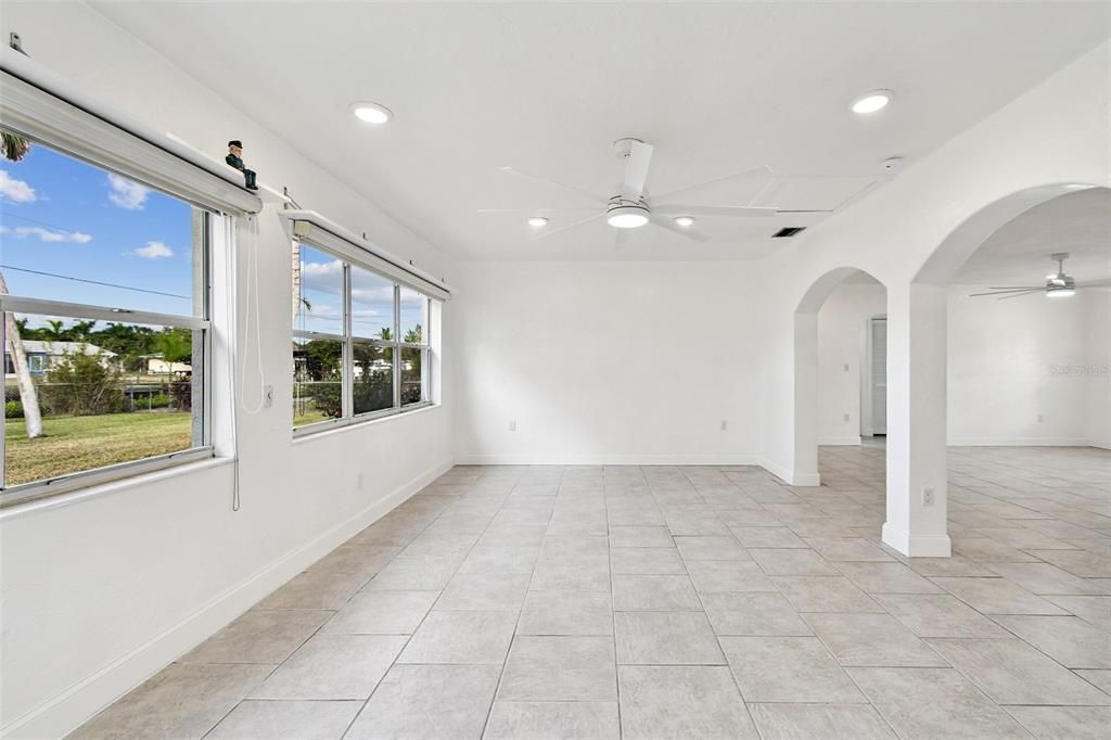 待售: $595,000 (2 贝兹, 2 浴室, 1400 平方英尺)