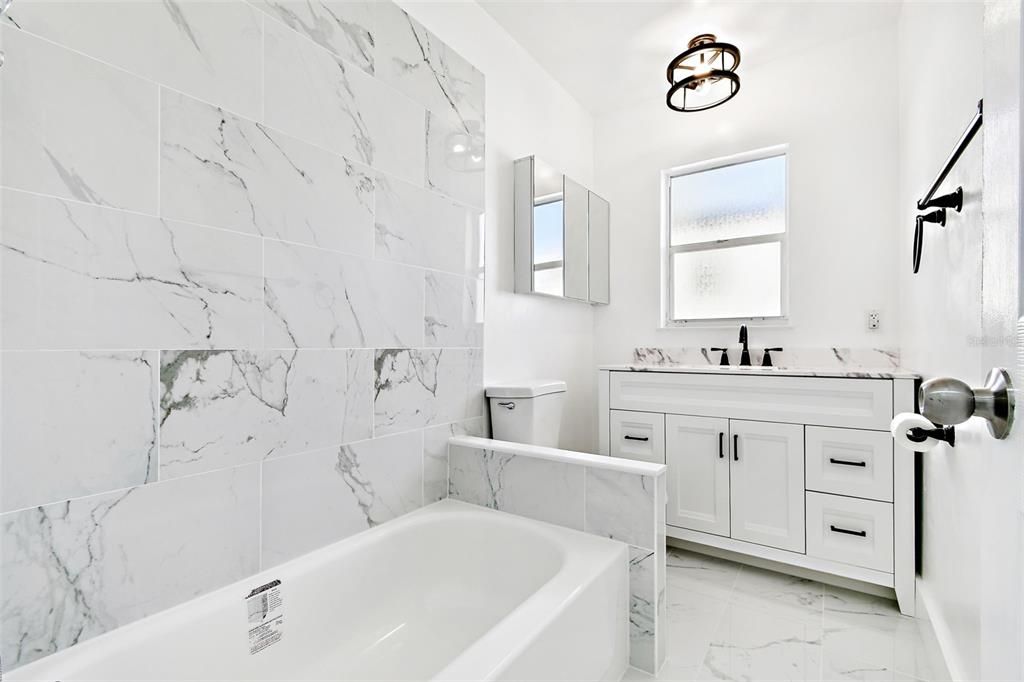 待售: $595,000 (2 贝兹, 2 浴室, 1400 平方英尺)