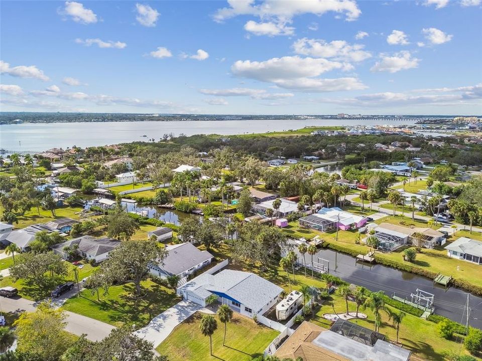 待售: $595,000 (2 贝兹, 2 浴室, 1400 平方英尺)