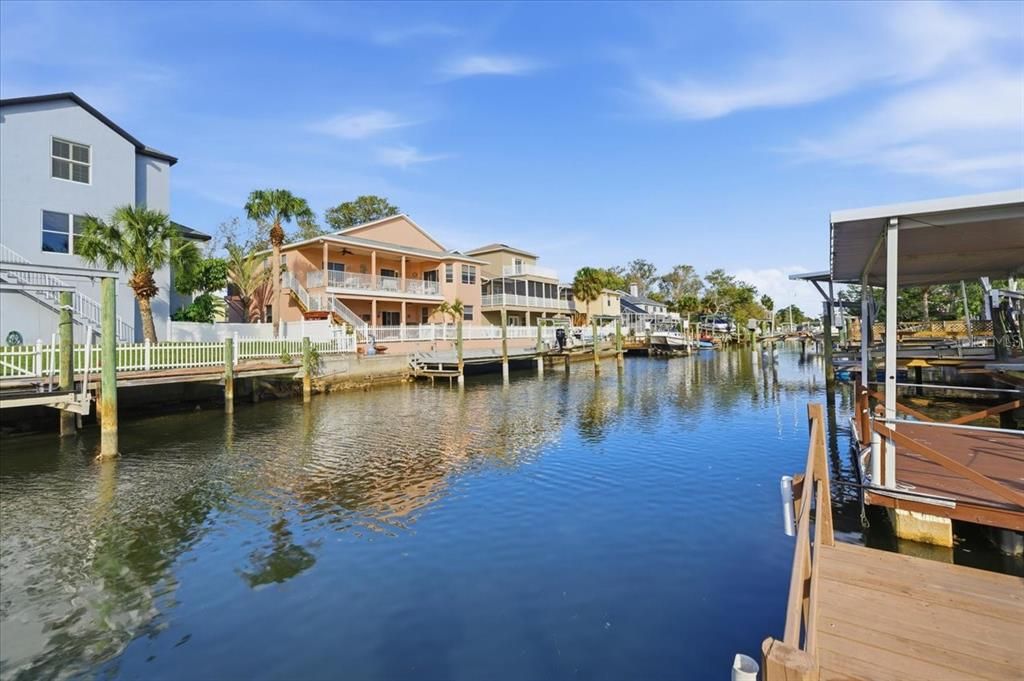 For Rent: $2,400 (3 beds, 1 baths, 1524 Square Feet)