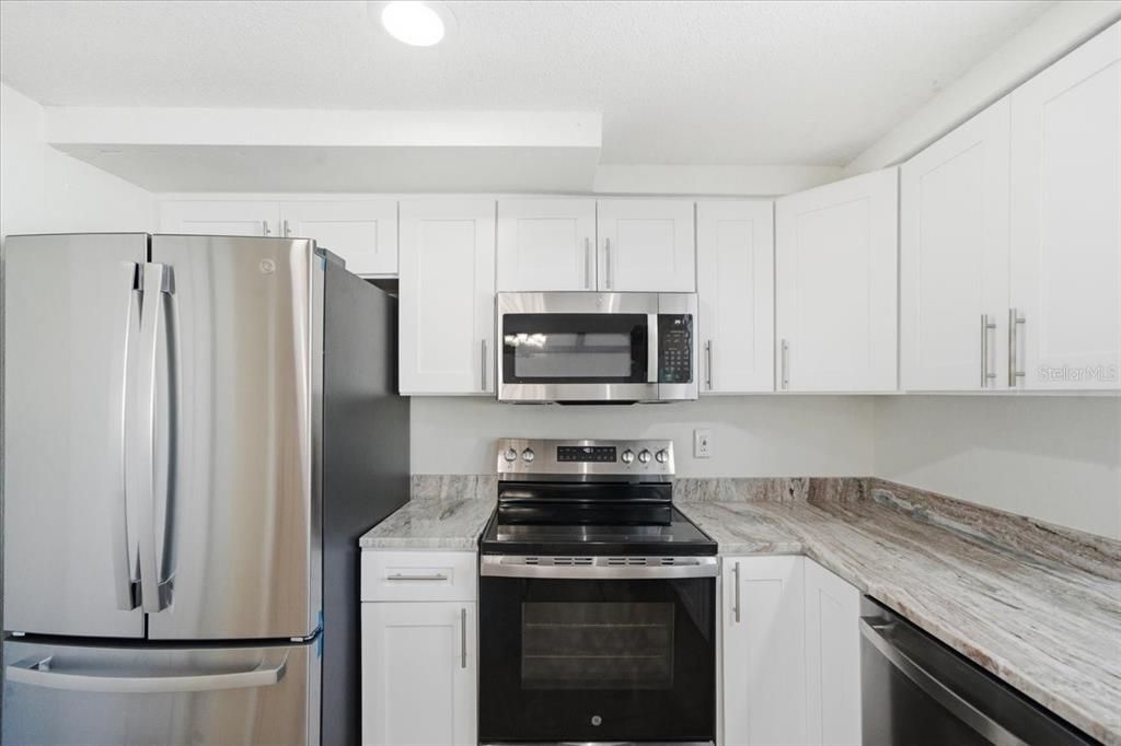 For Rent: $2,400 (3 beds, 1 baths, 1524 Square Feet)