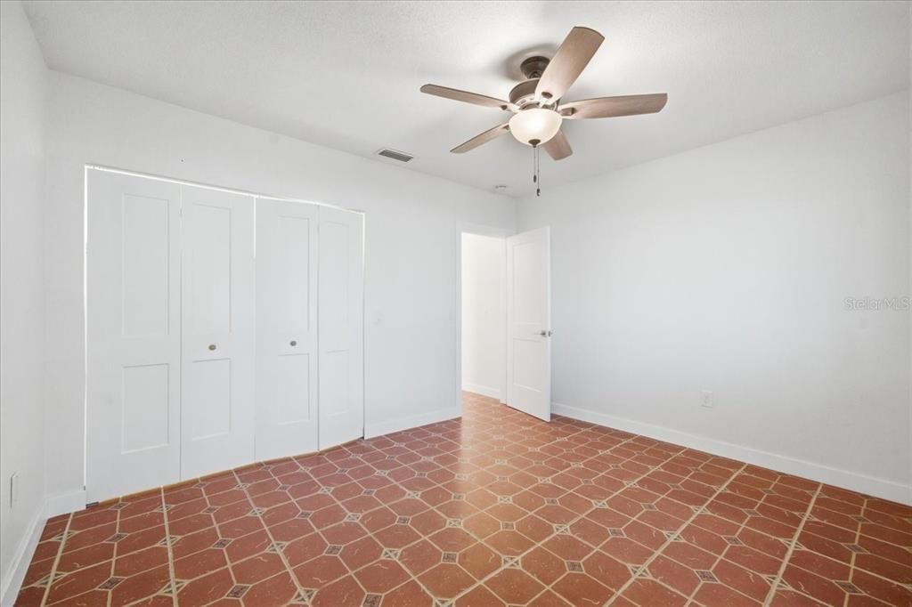 For Rent: $2,400 (3 beds, 1 baths, 1524 Square Feet)