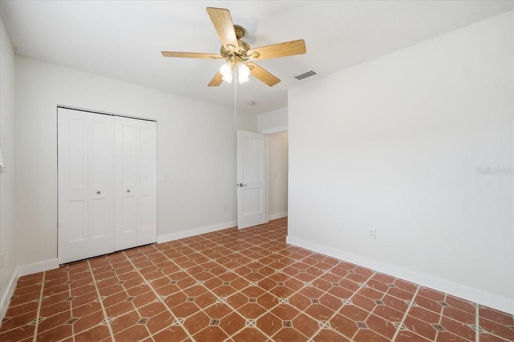 For Rent: $2,400 (3 beds, 1 baths, 1524 Square Feet)