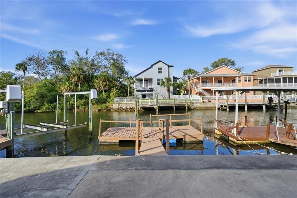 For Rent: $2,400 (3 beds, 1 baths, 1524 Square Feet)