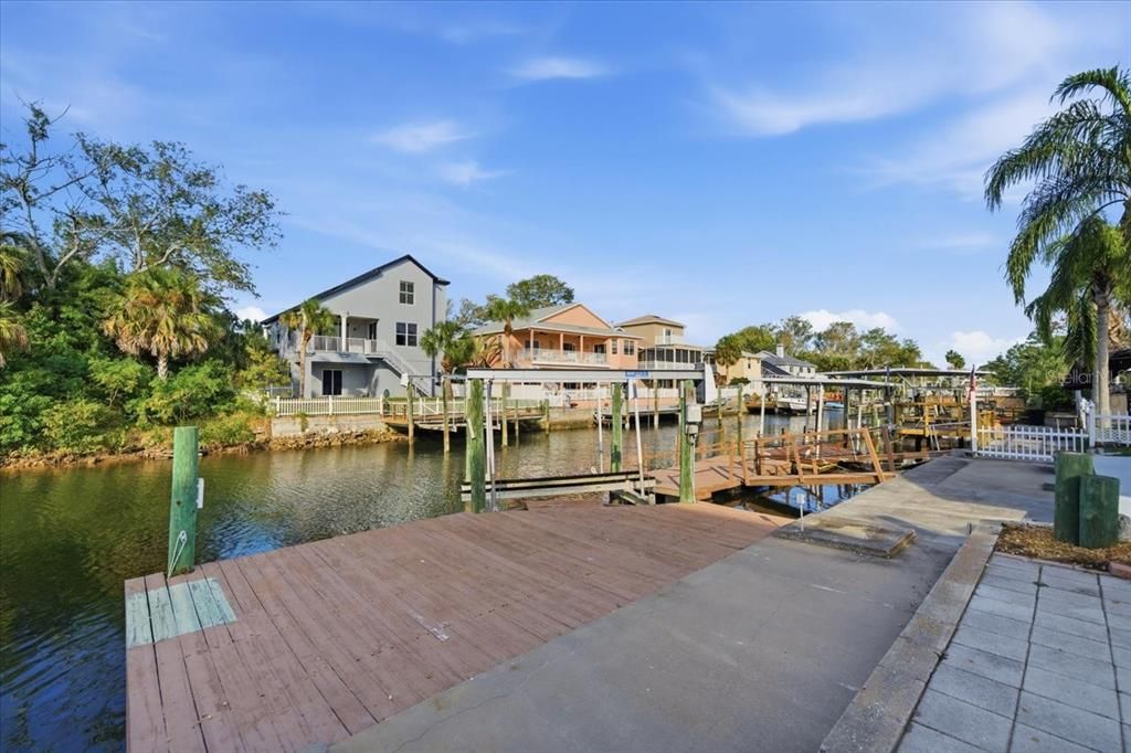 For Rent: $2,400 (3 beds, 1 baths, 1524 Square Feet)