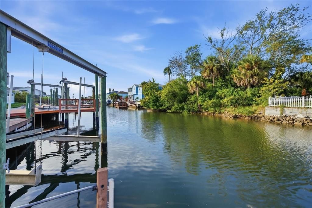 For Rent: $2,400 (3 beds, 1 baths, 1524 Square Feet)