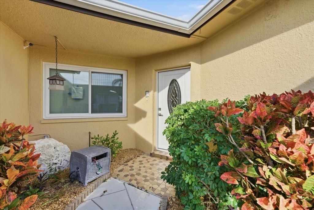 For Rent: $2,400 (3 beds, 1 baths, 1524 Square Feet)